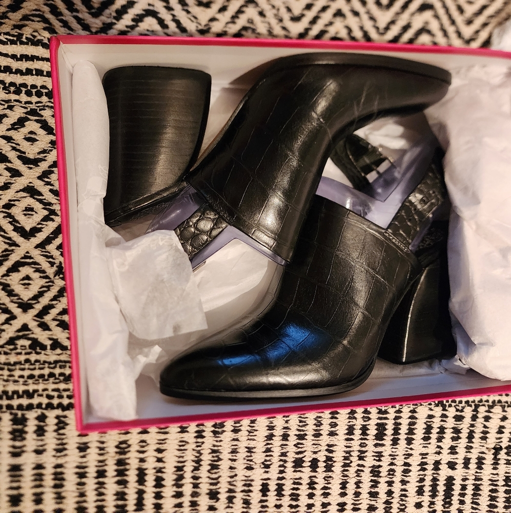 Vince Camuto Chemine
